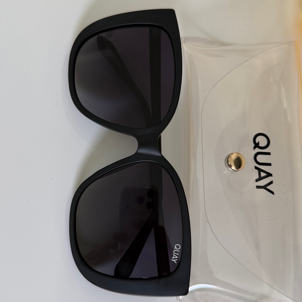 Quay Australia Matte Black Oversized Square Sunglasses - Picture 2 of 3
